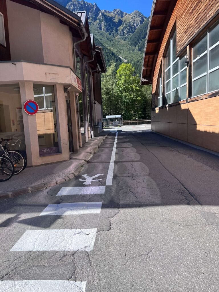 Réalisation marquage au sol Savoie Haute-Savoie Bonneville 74042