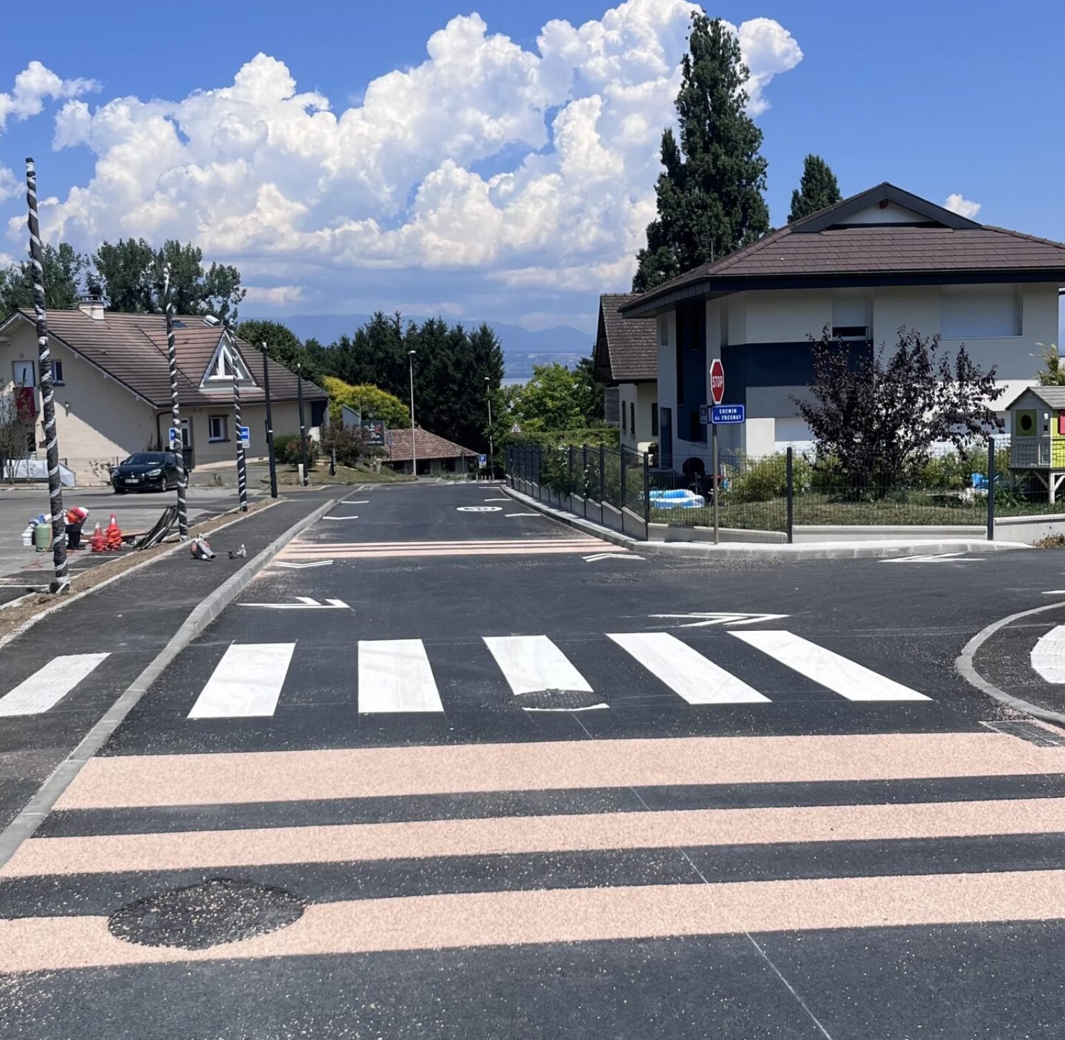 Marquage au sol voirie Chambéry passage piéton conforme PMR